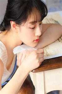 清明节，亡妻带初恋回来要儿子