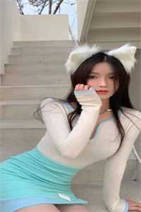 女儿被扔进马戏团做成花瓶娃娃，丈夫正为白月光点天灯