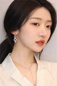 重逢后大佬疯了，竟撬墙角逼婚