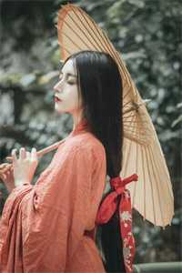 禁欲男神摁上墙，她就撩撩不负责！
