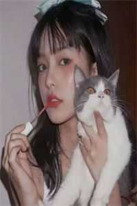 和老公无性婚姻八年，我点天灯后他拍卖我初夜视频