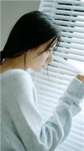 扎纸匠弱？开局睁眼关公，吓晕重生女帝