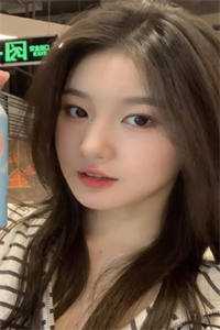 我为老婆献血珠子，她却捧其他男人臭脚