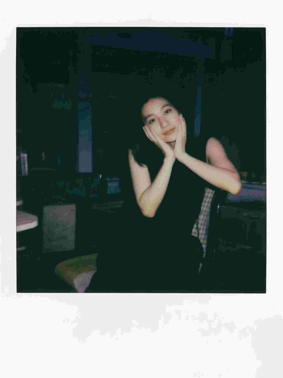 年画糊墙时，生出六个阎王女